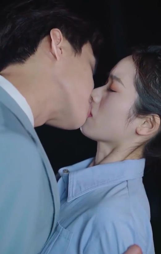 謀妻入局：總裁深夜來(lái)訪(fǎng)(全集)